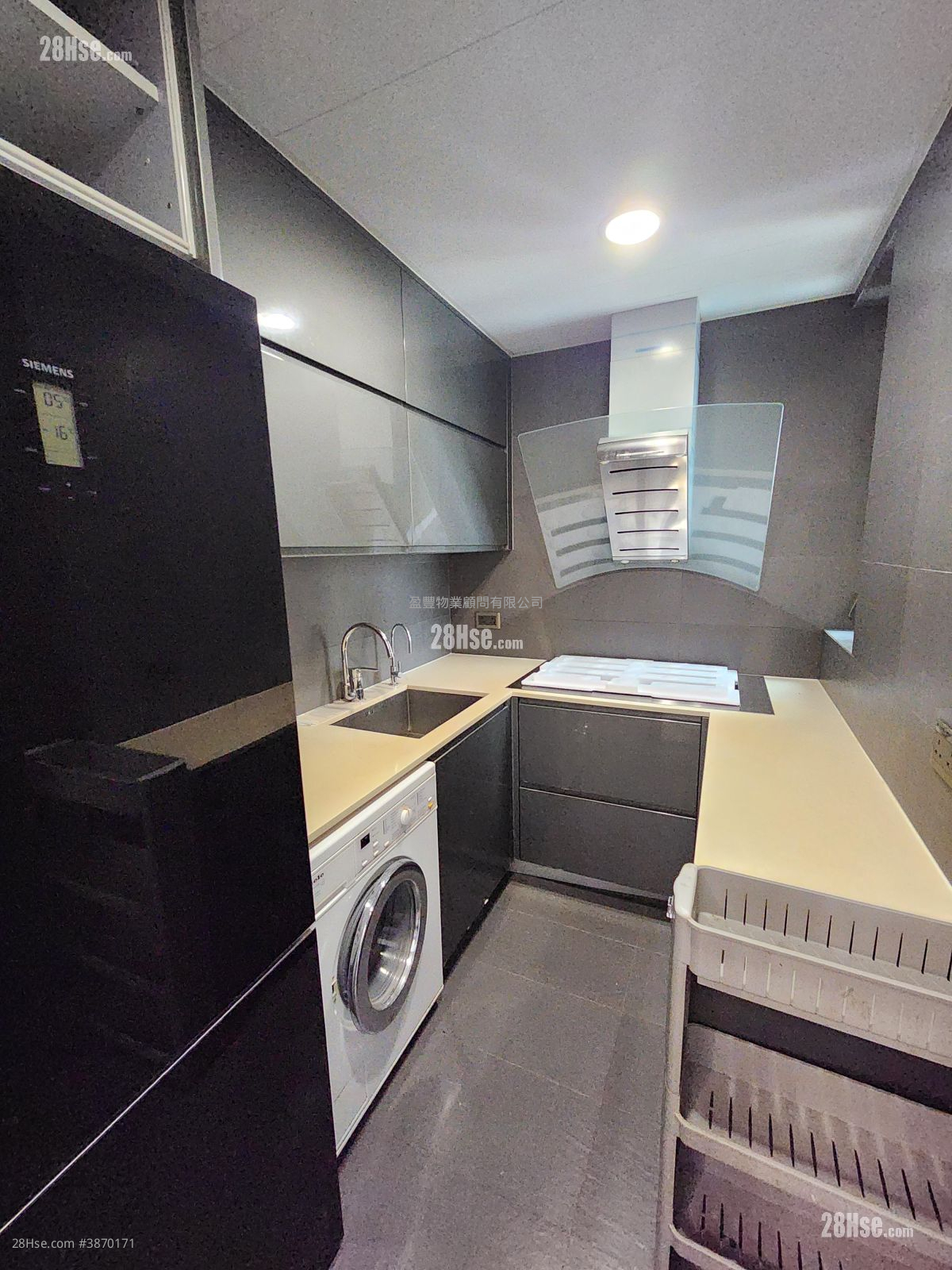 The Zenith Rental 1 Bedroom , 1 Bathroom 498 ft² ( 46.3 m² )