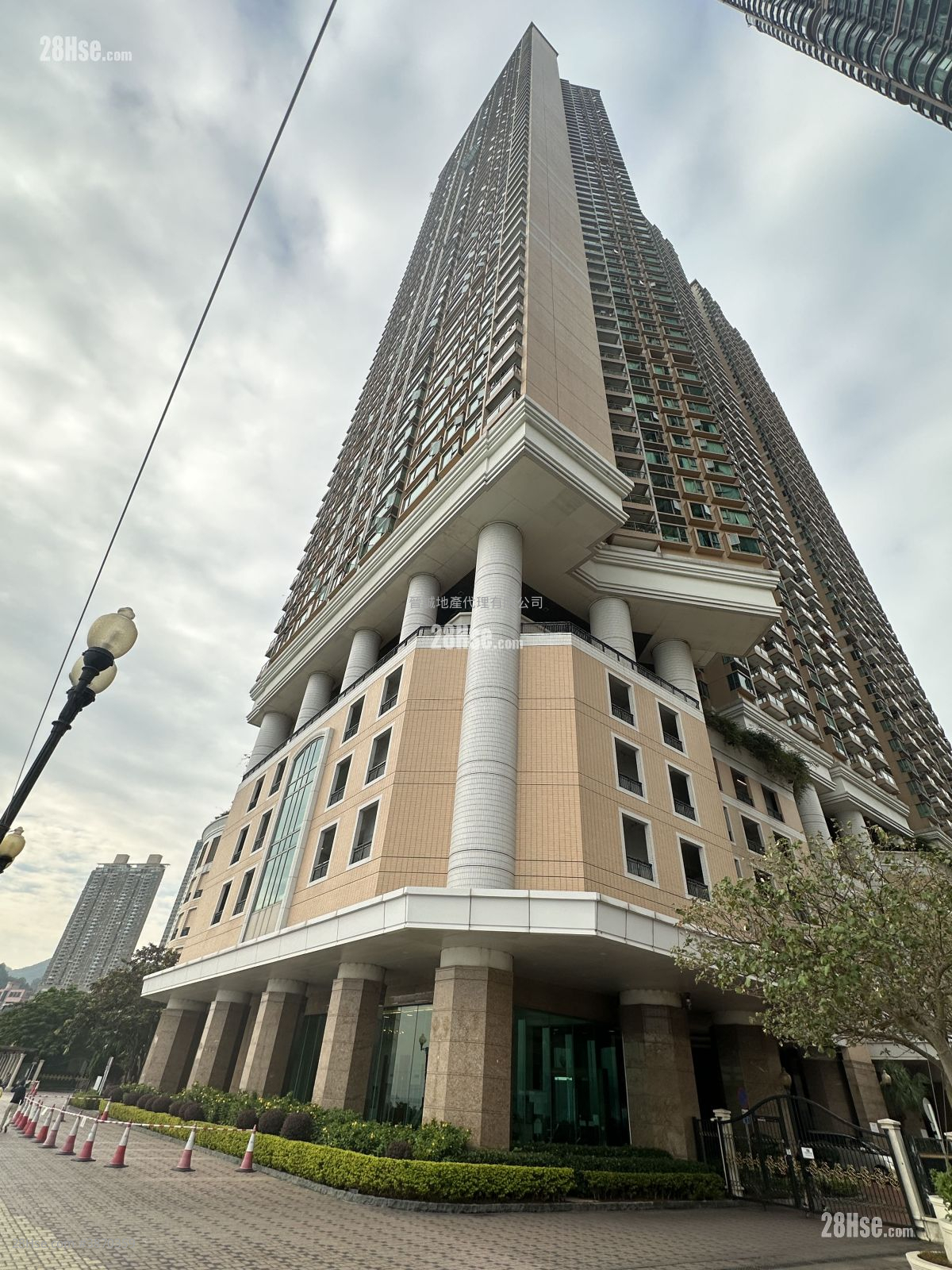Bellagio Sell 2 Bedrooms , 1 Bathroom 577 ft² ( 53.6 m² )