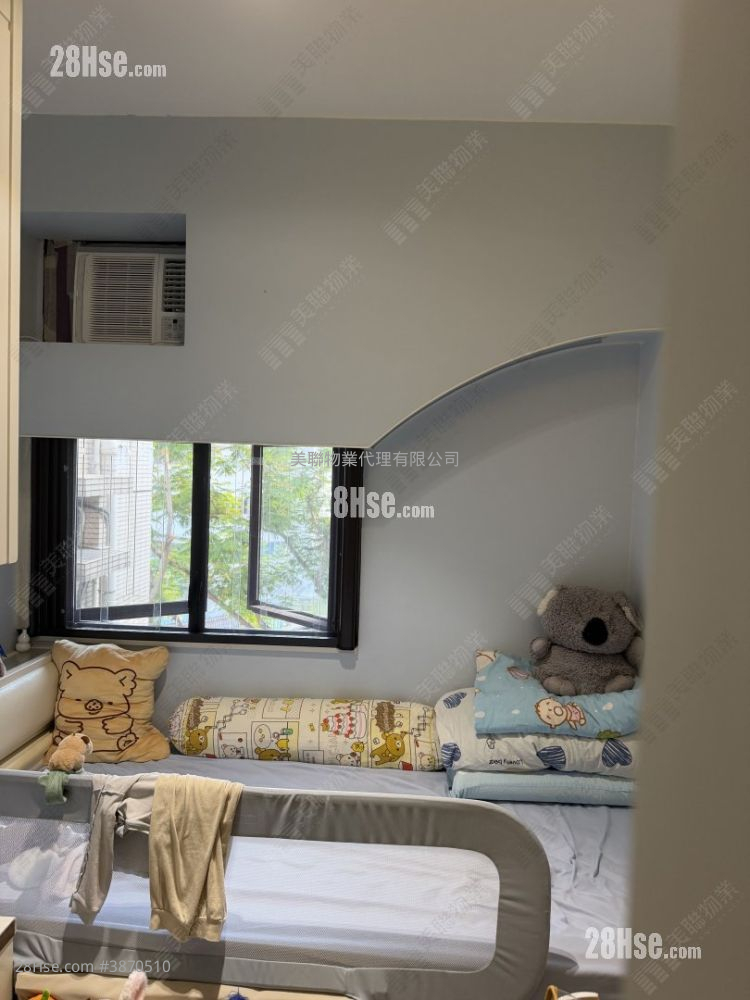 Tang Court Sell 3 Bedrooms , 2 Bathrooms 1,011 ft² ( 93.9 m² )
