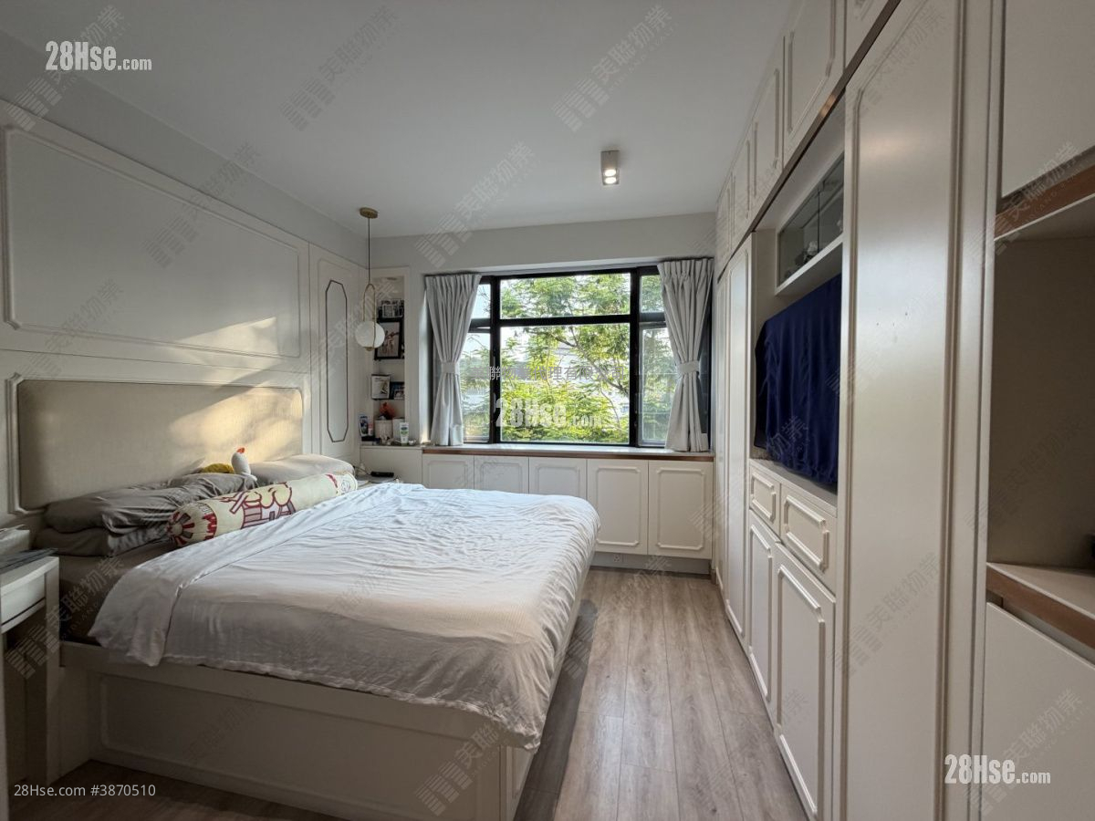 Tang Court Sell 3 Bedrooms , 2 Bathrooms 1,011 ft² ( 93.9 m² )