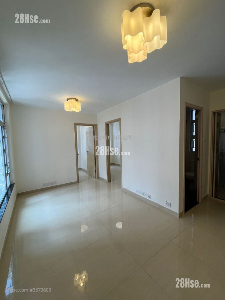 Yue Fai Court Rental 2 Bedrooms , 1 Bathroom 384 ft² ( 35.7 m² )