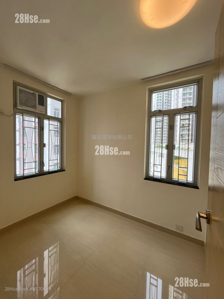 Yue Fai Court Rental 2 Bedrooms , 1 Bathroom 384 ft² ( 35.7 m² )