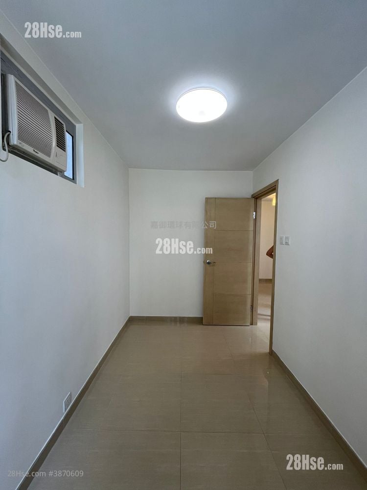 Yue Fai Court Rental 2 Bedrooms , 1 Bathroom 384 ft² ( 35.7 m² )
