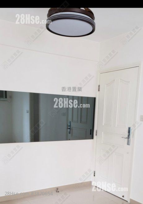 Aberdeen Centre Sell 2 Bedrooms , 1 Bathroom 438 ft² ( 40.7 m² )