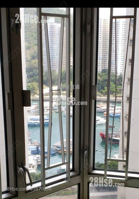 Aberdeen Centre Sell 2 Bedrooms , 1 Bathroom 438 ft² ( 40.7 m² )