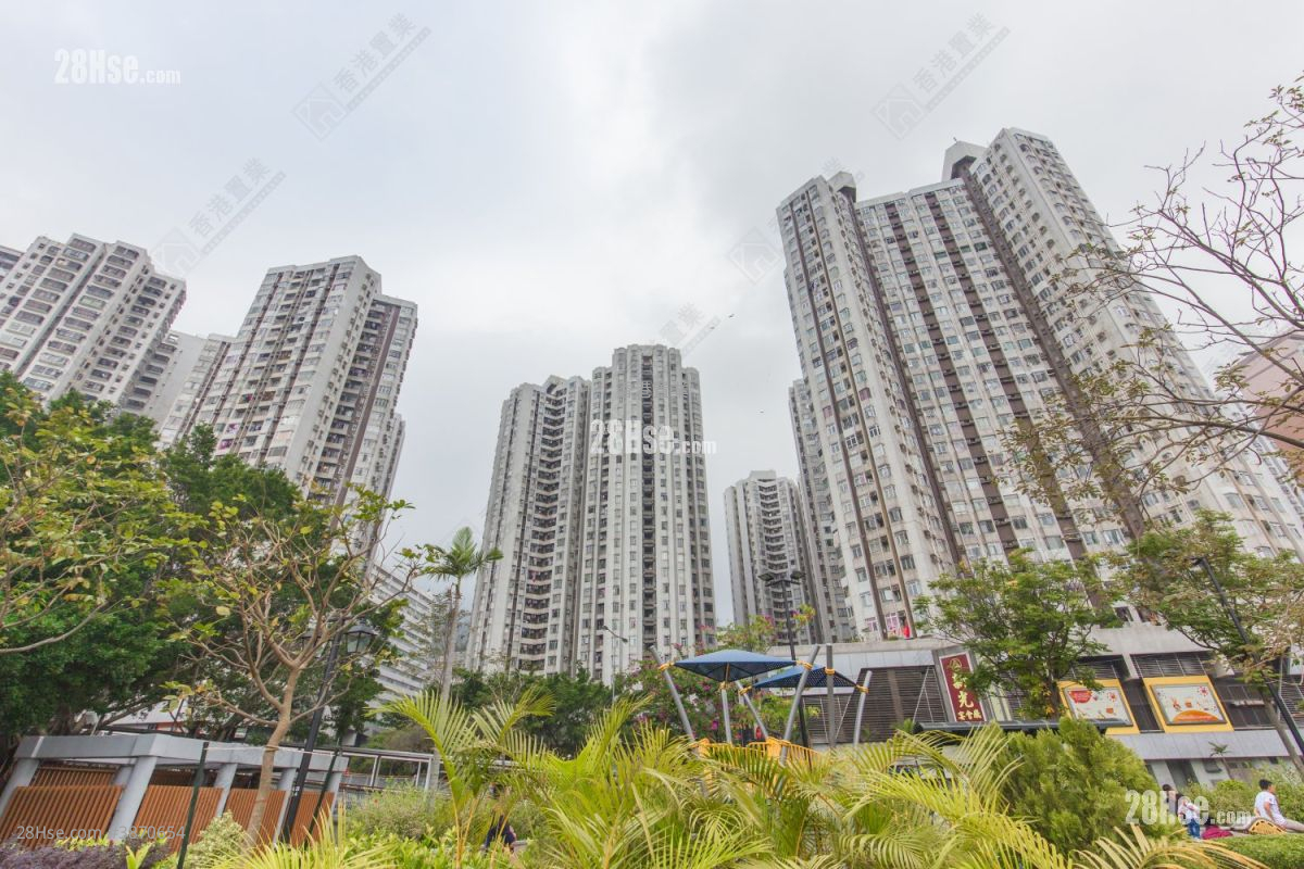 Aberdeen Centre Sell 2 Bedrooms , 1 Bathroom 438 ft² ( 40.7 m² )