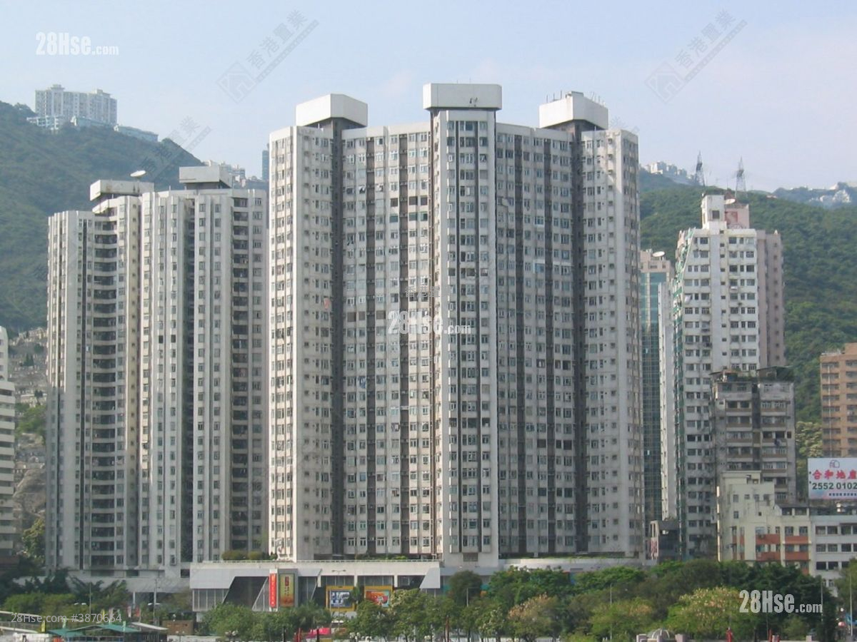 Aberdeen Centre Sell 2 Bedrooms , 1 Bathroom 438 ft² ( 40.7 m² )