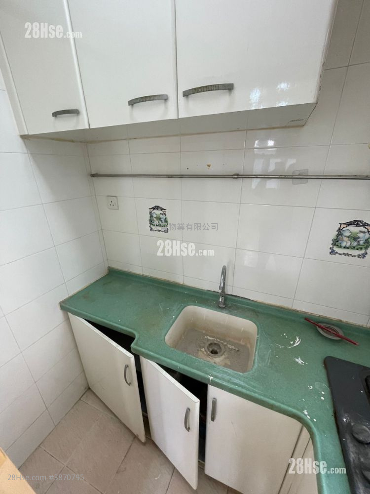Fu Yip Building Sell 2 Bedrooms , 1 Bathroom 253 ft² ( 23.5 m² )
