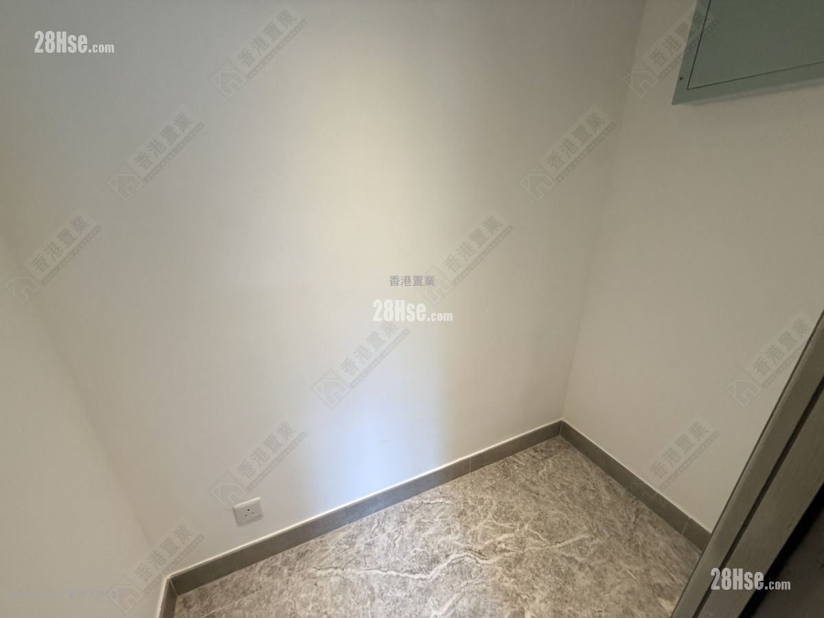 The Southside Rental 3 Bedrooms , 2 Bathrooms 746 ft² ( 69.3 m² )
