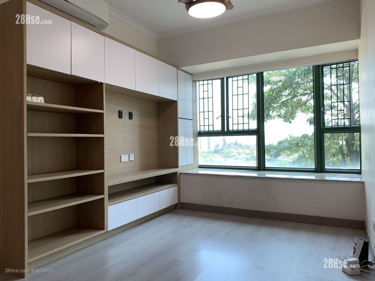 living room: Nob Hill Rental 2 Bedrooms , 1 Bathroom 455 ft² ( 42.3 m² )