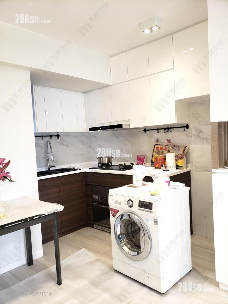 Sunshine City Sell 3 Bedrooms , 2 Bathrooms 618 ft² ( 57.4 m² )