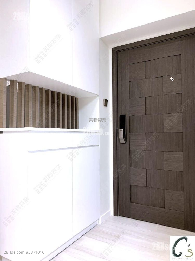 Sunshine City Sell 3 Bedrooms , 2 Bathrooms 618 ft² ( 57.4 m² )