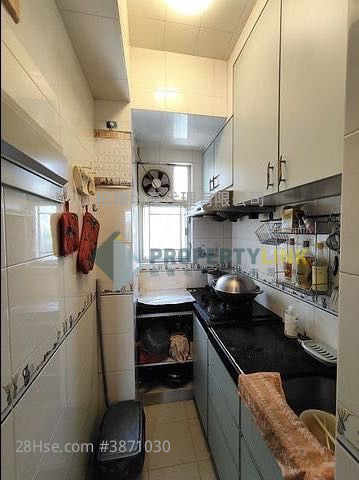 Lai King Court Sell 3 Bedrooms , 1 Bathroom 428 ft² ( 39.8 m² )