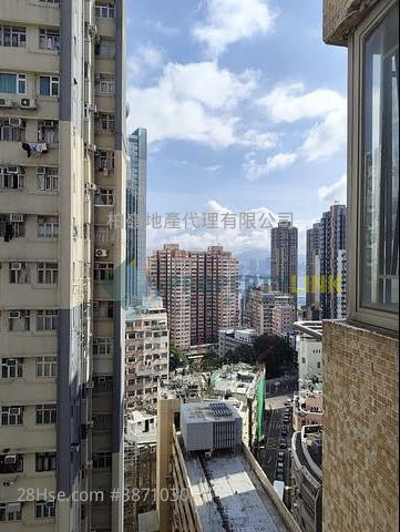 Lai King Court Sell 3 Bedrooms , 1 Bathroom 428 ft² ( 39.8 m² )