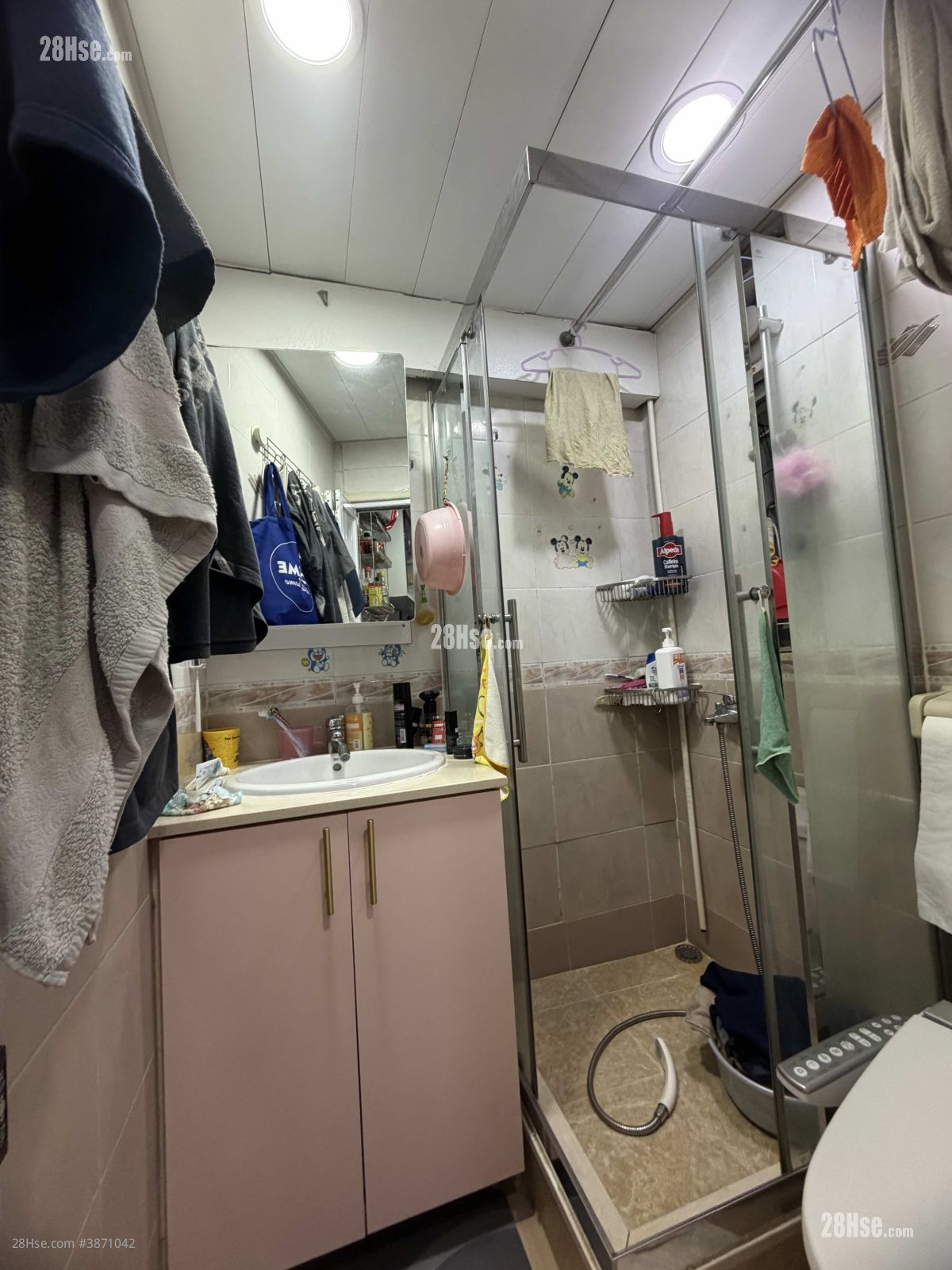 Metropole Building Rental 532 ft² ( 49.4 m² )