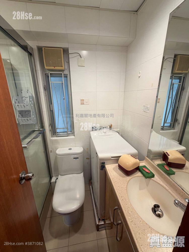 Kornhill Garden Sell 2 Bedrooms , 1 Bathroom 484 ft² ( 45.0 m² )