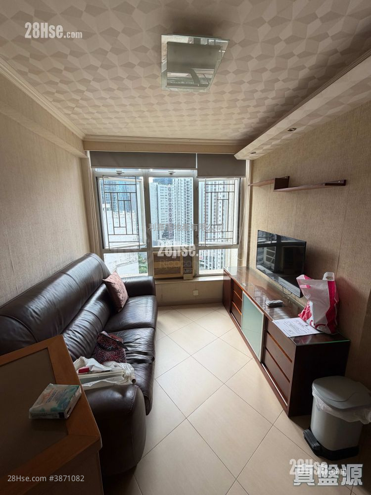 Kornhill Garden Sell 2 Bedrooms , 1 Bathroom 484 ft² ( 45.0 m² )