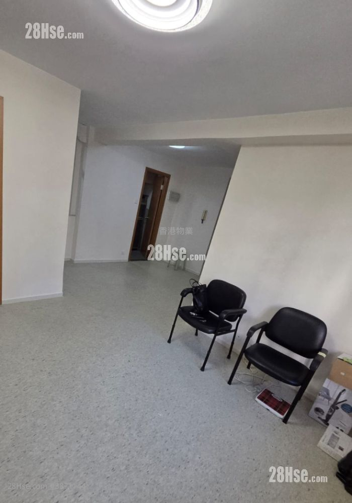 Bedford Gardens Rental 2 Bedrooms , 1 Bathroom 606 ft² ( 56.3 m² )