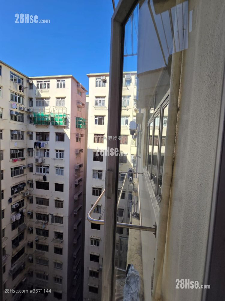 Bedford Gardens Rental 2 Bedrooms , 1 Bathroom 606 ft² ( 56.3 m² )