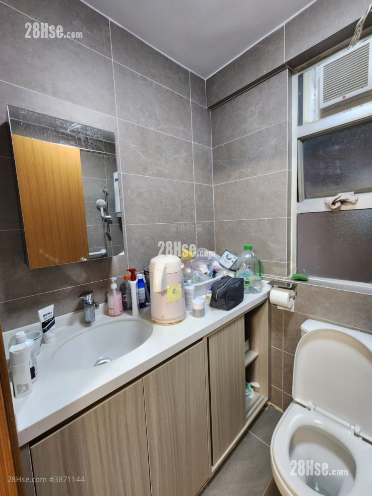 Bedford Gardens Rental 2 Bedrooms , 1 Bathroom 606 ft² ( 56.3 m² )