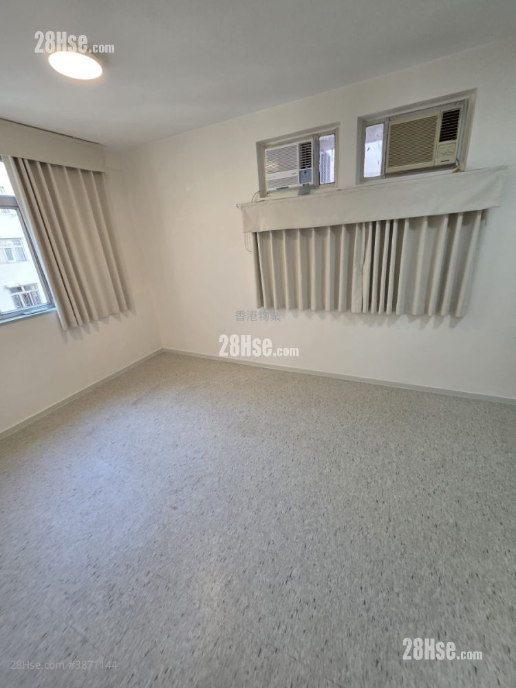 Bedford Gardens Rental 2 Bedrooms , 1 Bathroom 606 ft² ( 56.3 m² )