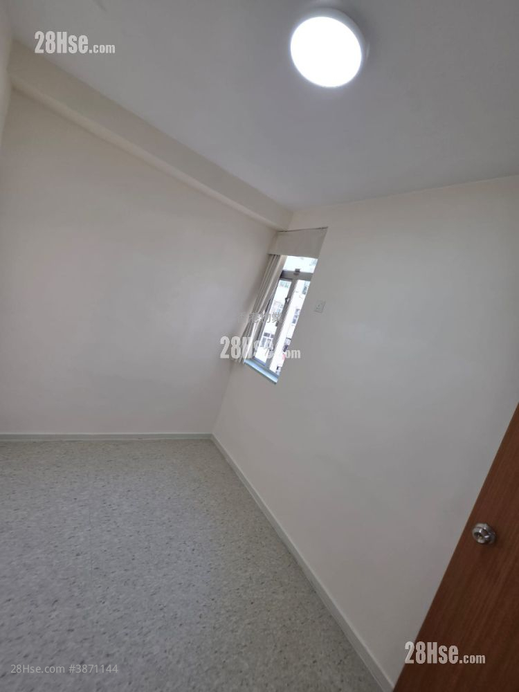 Bedford Gardens Rental 2 Bedrooms , 1 Bathroom 606 ft² ( 56.3 m² )