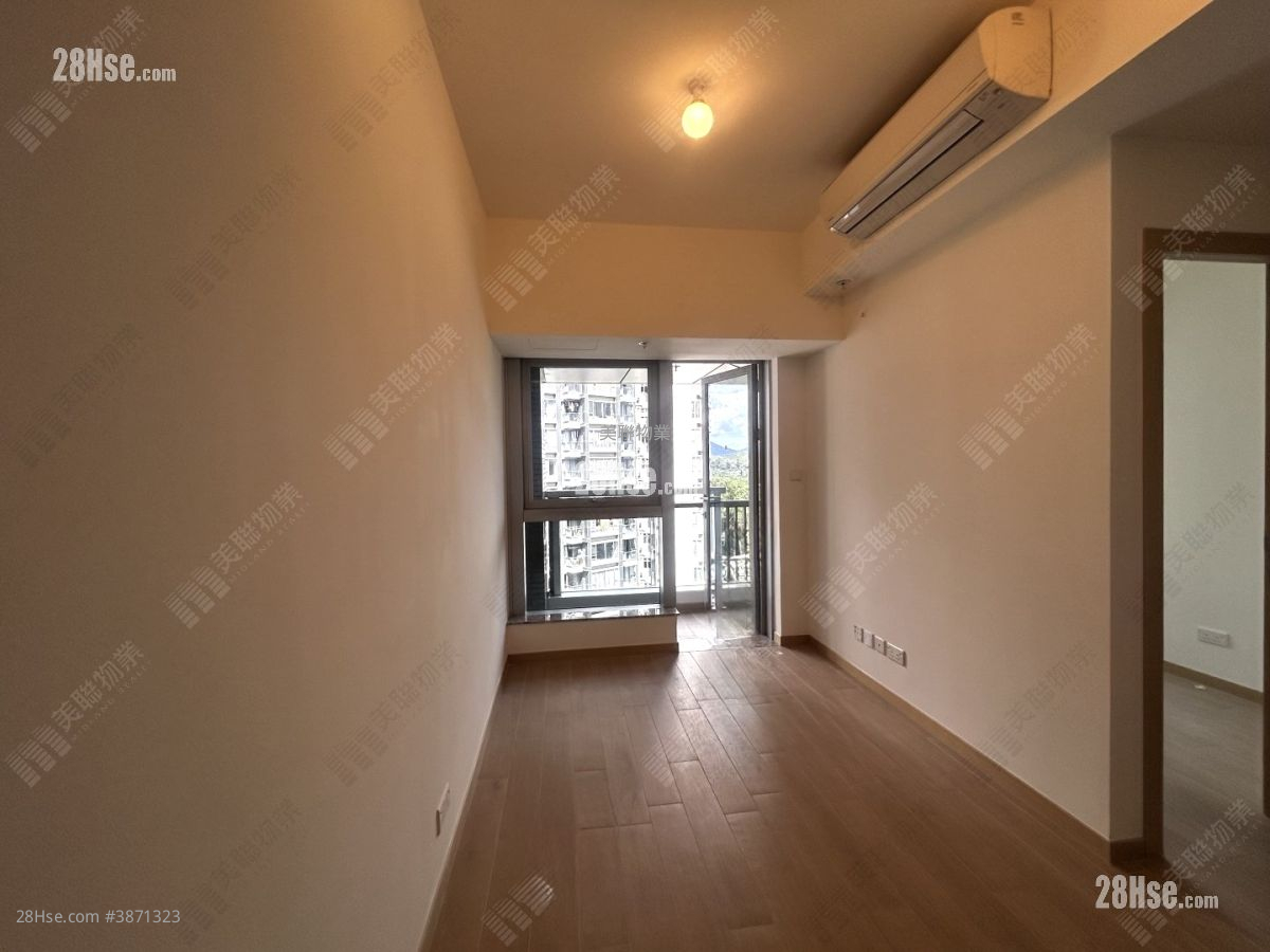 The Parkland Sell 2 Bedrooms , 1 Bathroom 449 ft² ( 41.7 m² )