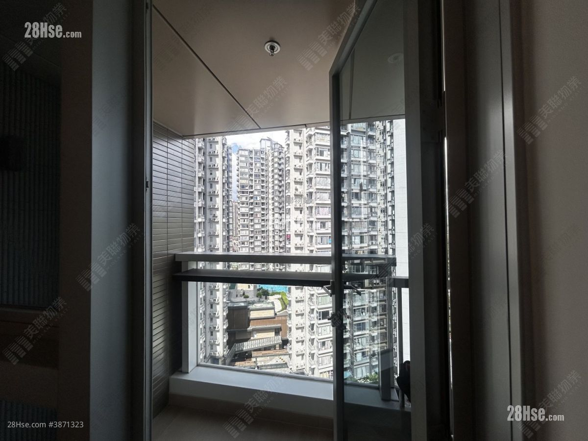 The Parkland Sell 2 Bedrooms , 1 Bathroom 449 ft² ( 41.7 m² )