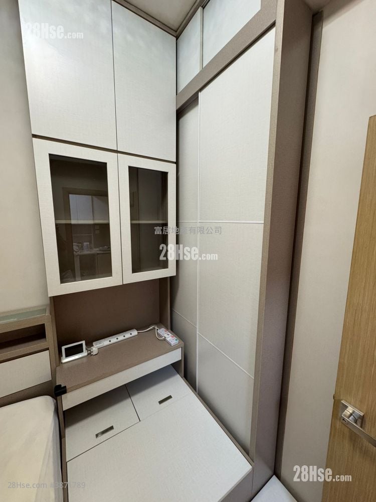The Astro Rental 1 Bedroom , 1 Bathroom 216 ft² ( 20.1 m² )