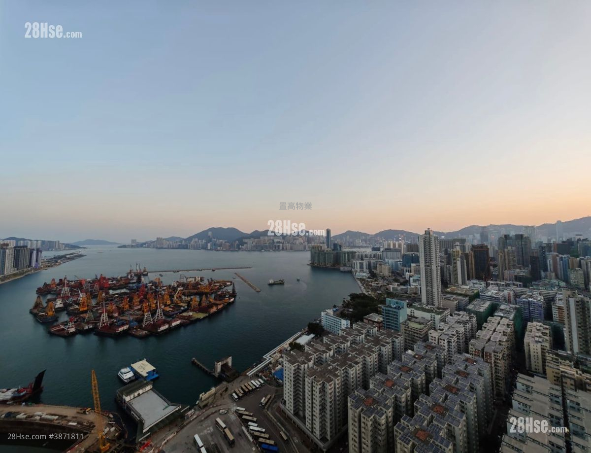 Grand Waterfront Sell 3 Bedrooms , 1 Bathroom 552 ft² ( 51.3 m² )