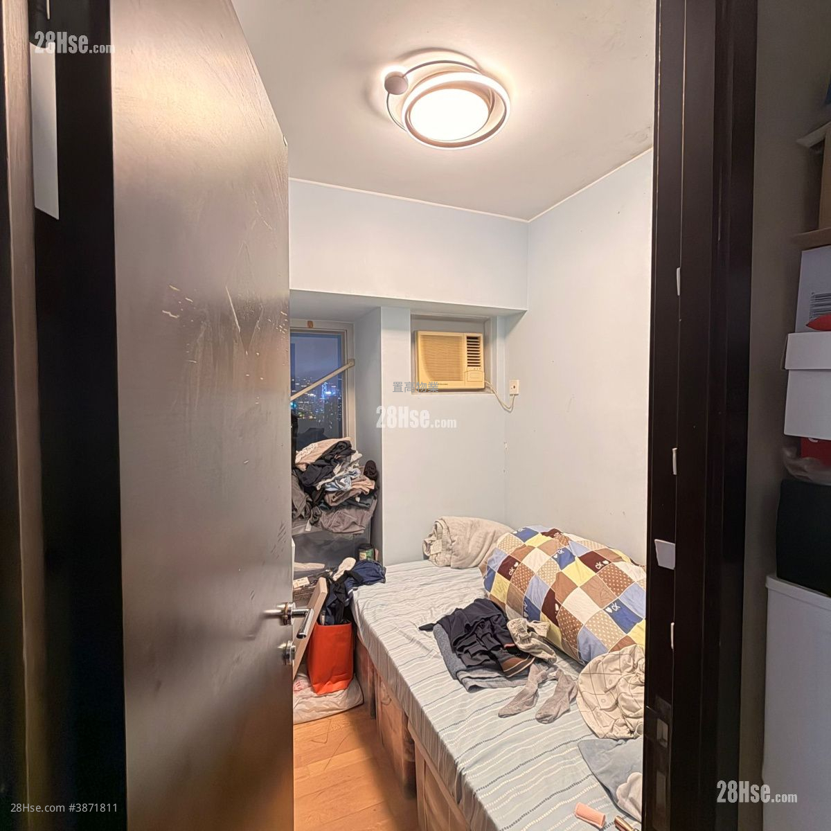 Grand Waterfront Sell 3 Bedrooms , 1 Bathroom 552 ft² ( 51.3 m² )