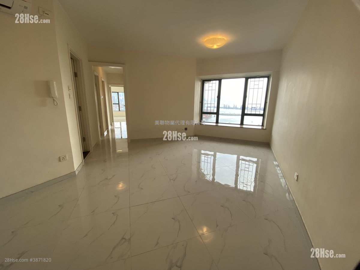 Island Harbourview Sell 3 Bedrooms , 3 Bathrooms 786 ft² ( 73.0 m² )