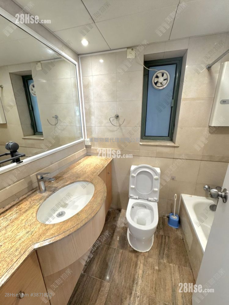 Island Harbourview Sell 3 Bedrooms , 3 Bathrooms 786 ft² ( 73.0 m² )