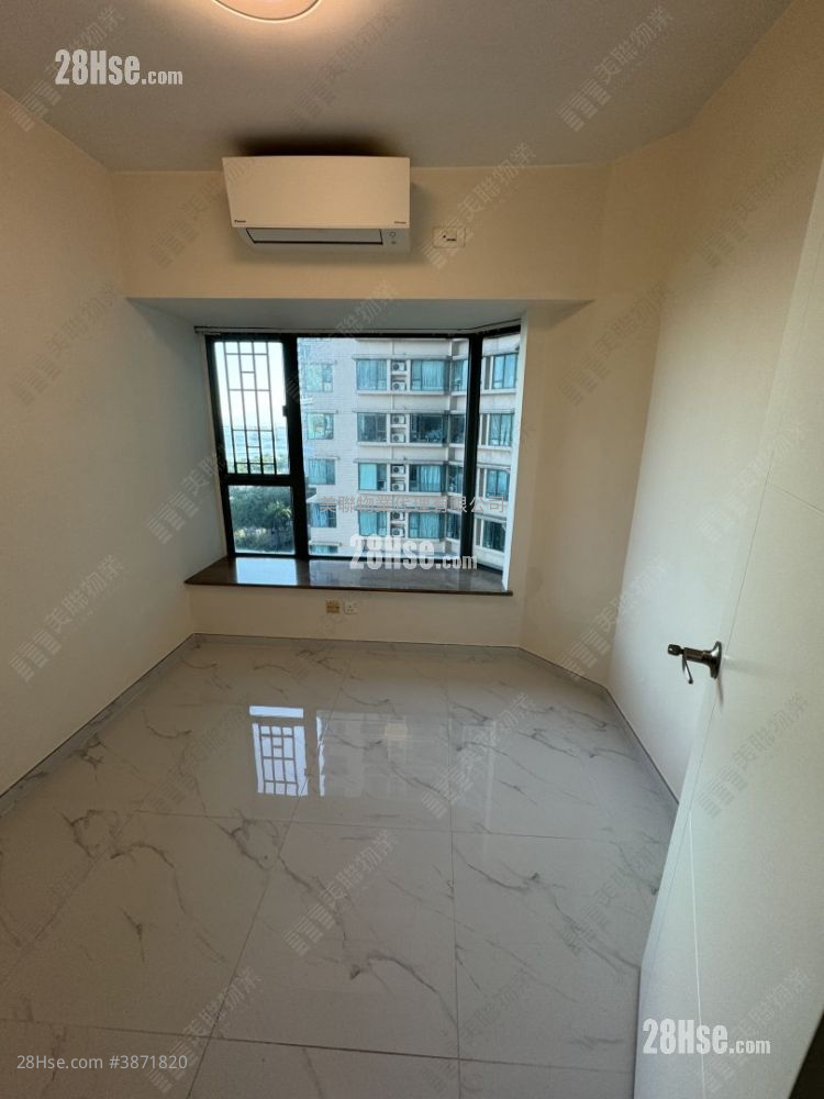 Island Harbourview Sell 3 Bedrooms , 3 Bathrooms 786 ft² ( 73.0 m² )