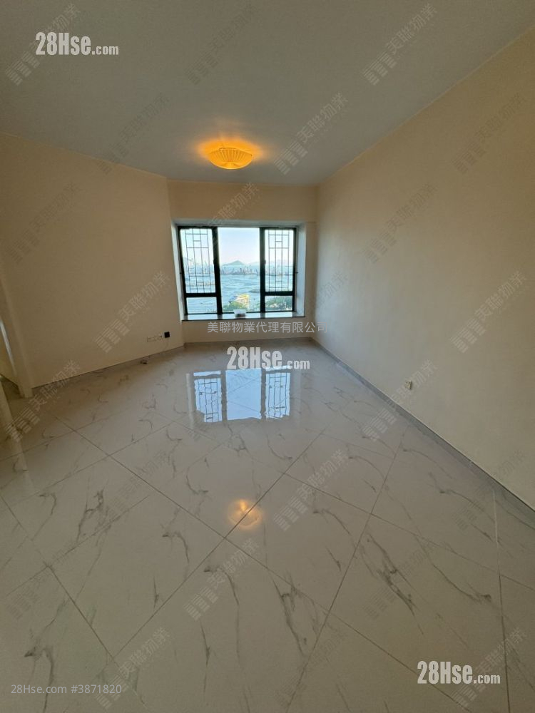 Island Harbourview Sell 3 Bedrooms , 3 Bathrooms 786 ft² ( 73.0 m² )
