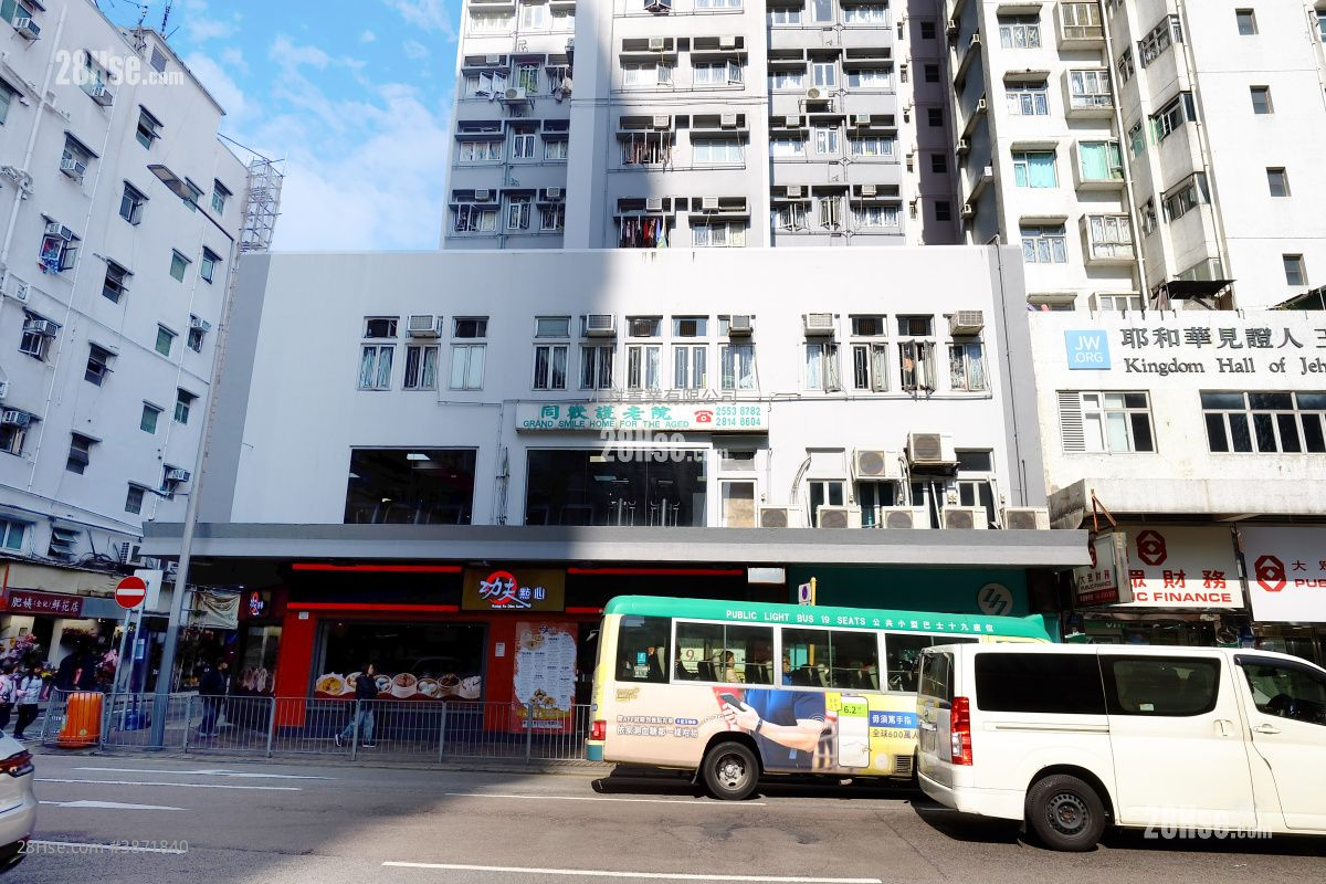 building outlook: Island Building Rental 1 Bedroom , 1 Bathroom 307 ft² ( 28.5 m² )