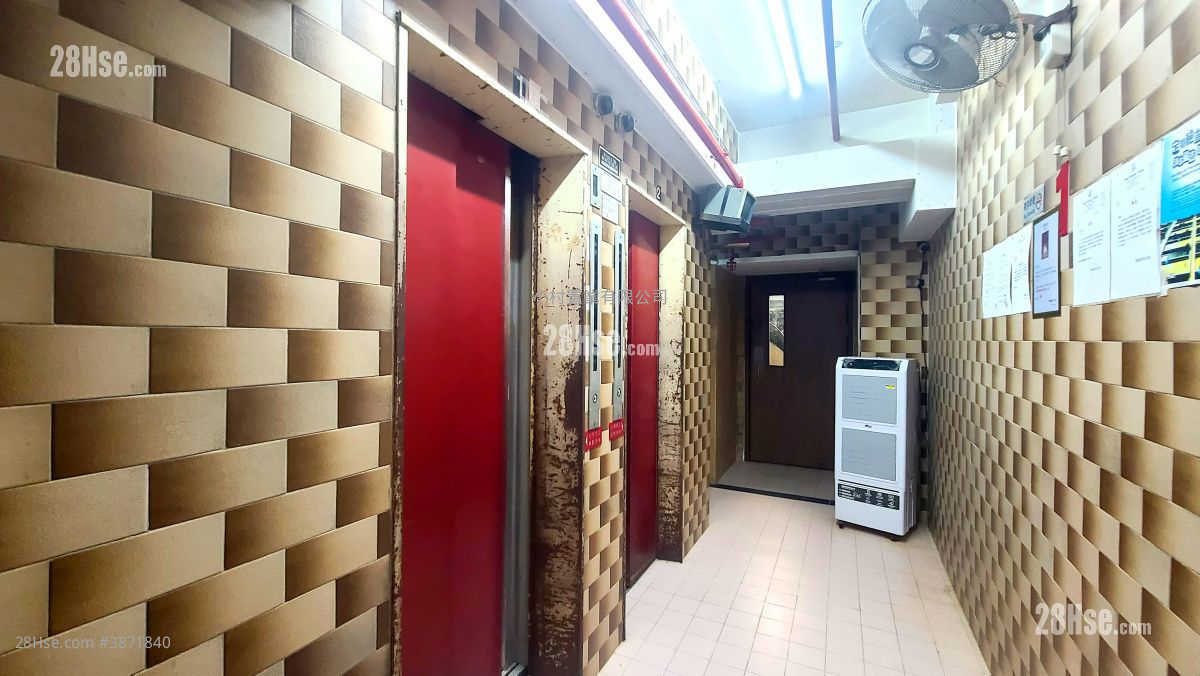Lobby: Island Building Rental 1 Bedroom , 1 Bathroom 307 ft² ( 28.5 m² )