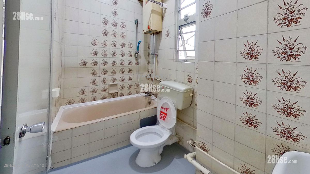 bathroom: Island Building Rental 1 Bedroom , 1 Bathroom 307 ft² ( 28.5 m² )