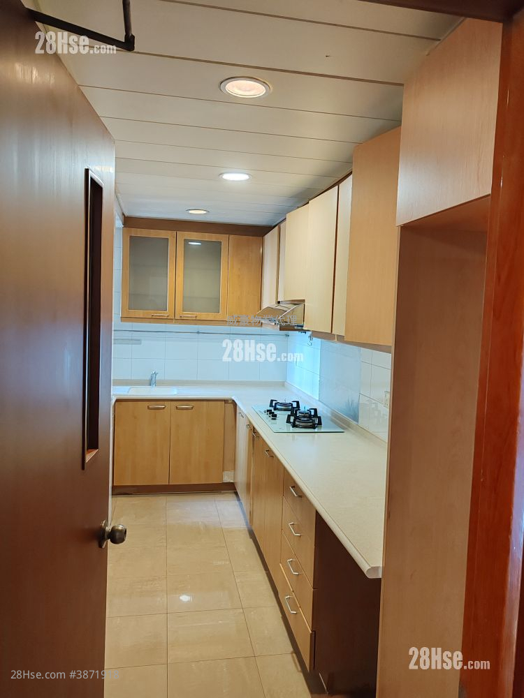 Bellagio Sell 3 Bedrooms , 3 Bathrooms 891 ft² ( 82.8 m² )