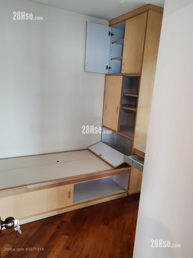 Bellagio Sell 3 Bedrooms , 3 Bathrooms 891 ft² ( 82.8 m² )