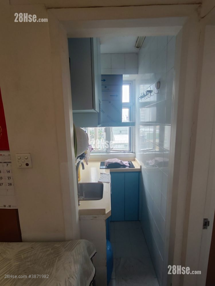 Kam Yuck Building Sell 1 Bedroom , 1 Bathroom 224 ft² ( 20.8 m² )