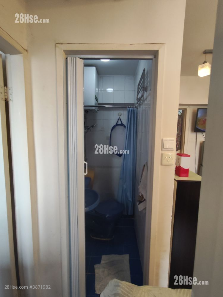 Kam Yuck Building Sell 1 Bedroom , 1 Bathroom 224 ft² ( 20.8 m² )