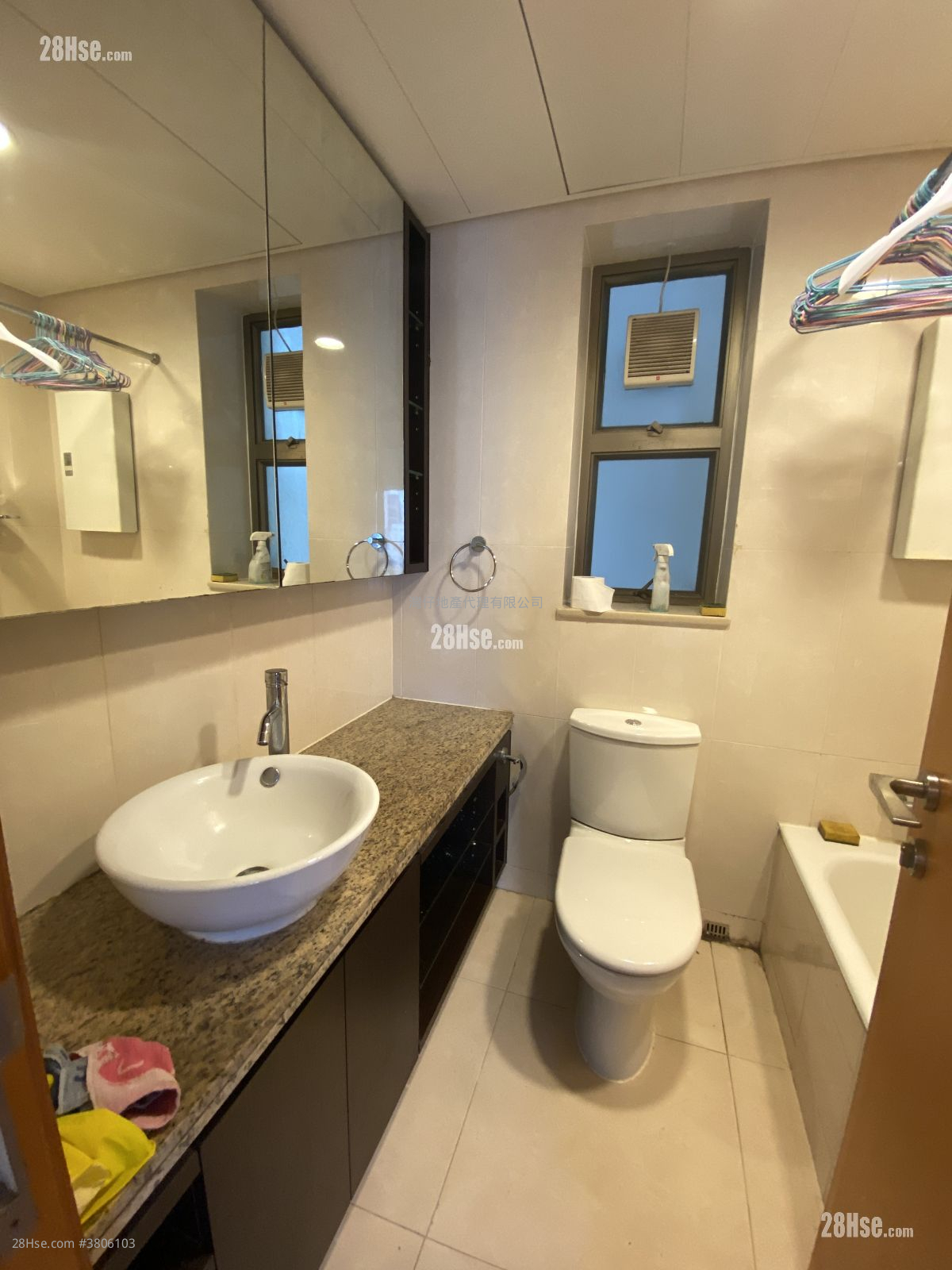 The Zenith Rental 2 Bedrooms , 1 Bathroom 492 ft² ( 45.7 m² )