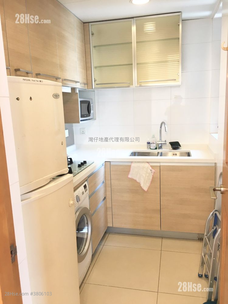 The Zenith Rental 2 Bedrooms , 1 Bathroom 492 ft² ( 45.7 m² )