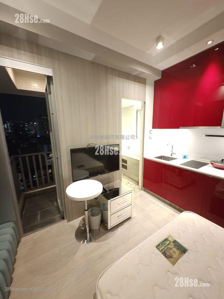 Parkes Residence Rental Studio , 1 Bathroom 231 ft² ( 21.5 m² )