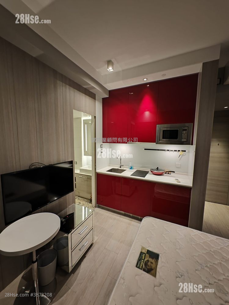 Parkes Residence Rental Studio , 1 Bathroom 231 ft² ( 21.5 m² )