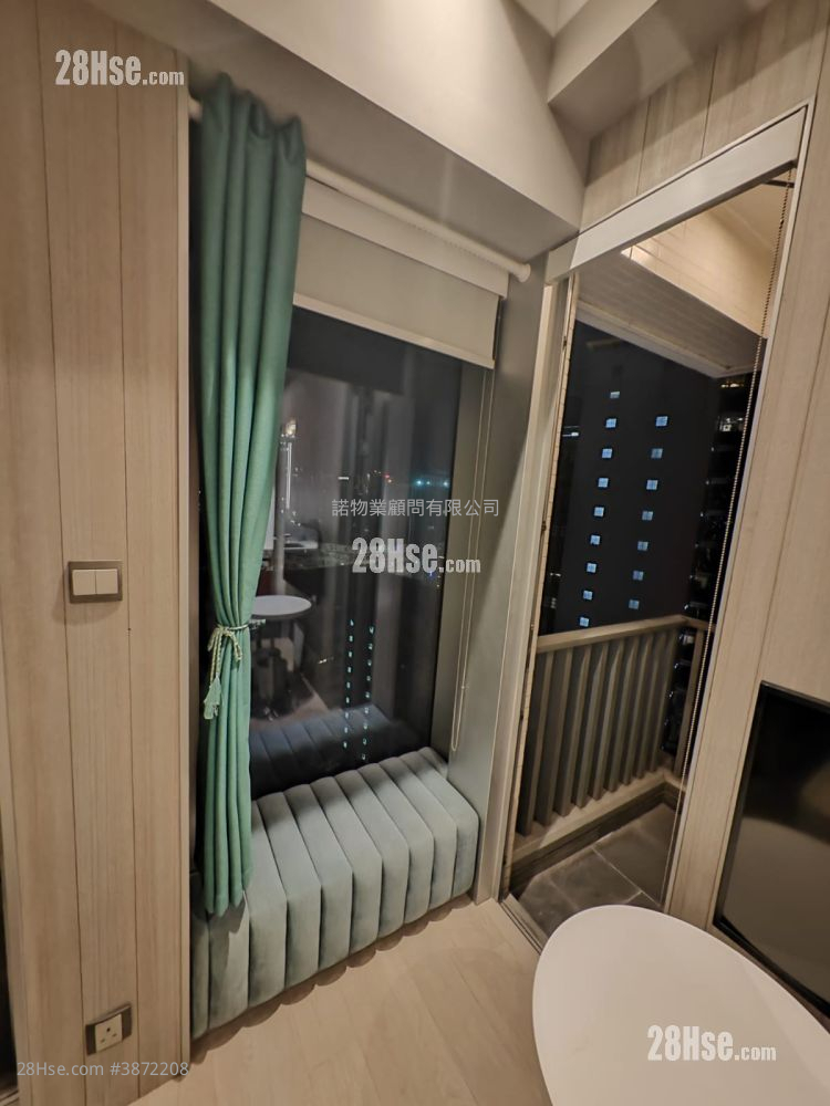 Parkes Residence Rental Studio , 1 Bathroom 231 ft² ( 21.5 m² )