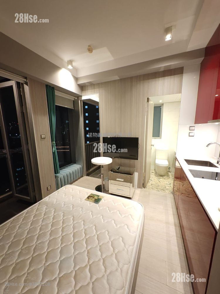 Parkes Residence Rental Studio , 1 Bathroom 231 ft² ( 21.5 m² )