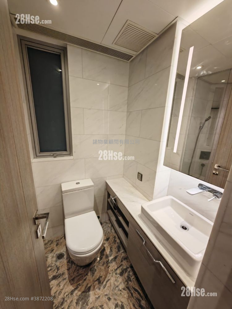 Parkes Residence Rental Studio , 1 Bathroom 231 ft² ( 21.5 m² )