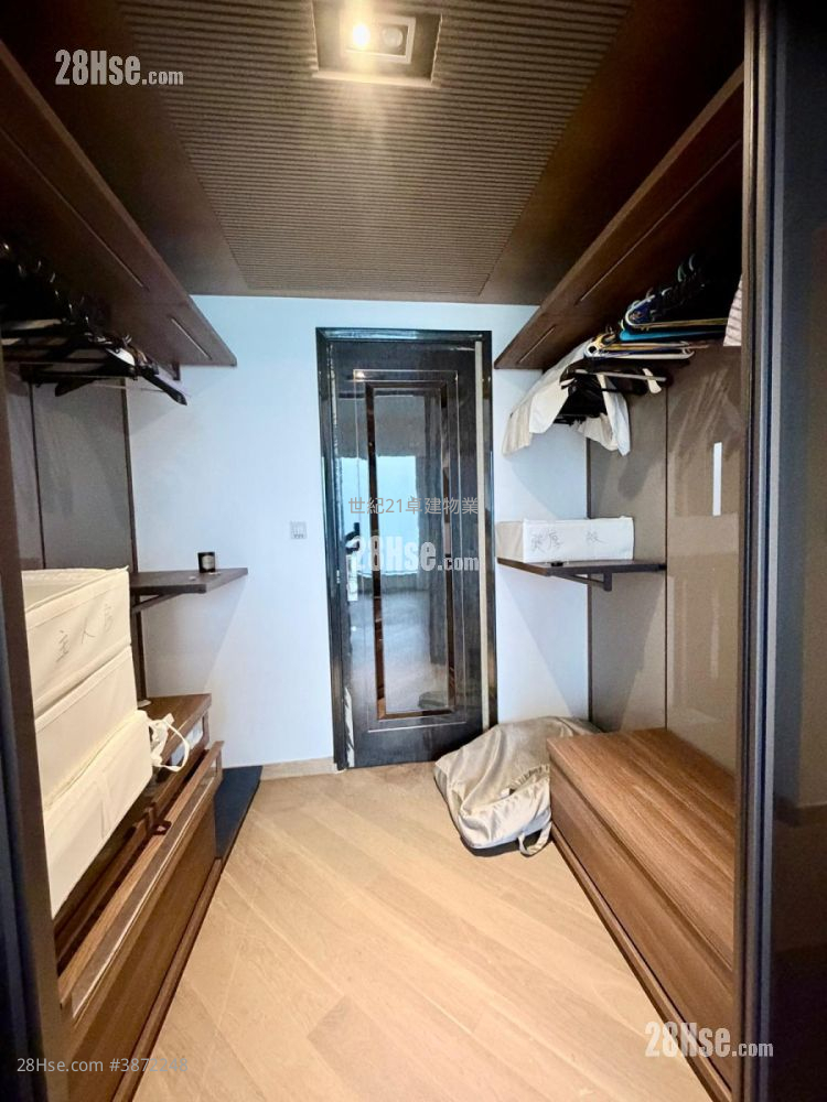 The Cullinan Rental 4 Bedrooms , 3 Bathrooms 1,443 ft² ( 134.1 m² )